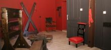 Donjon et &eacute;quipements dans notre g&icirc;te BDSM &agrave; c&ocirc;t&eacute; de Valence | Antre Des Vices, le Refuge Des Extases